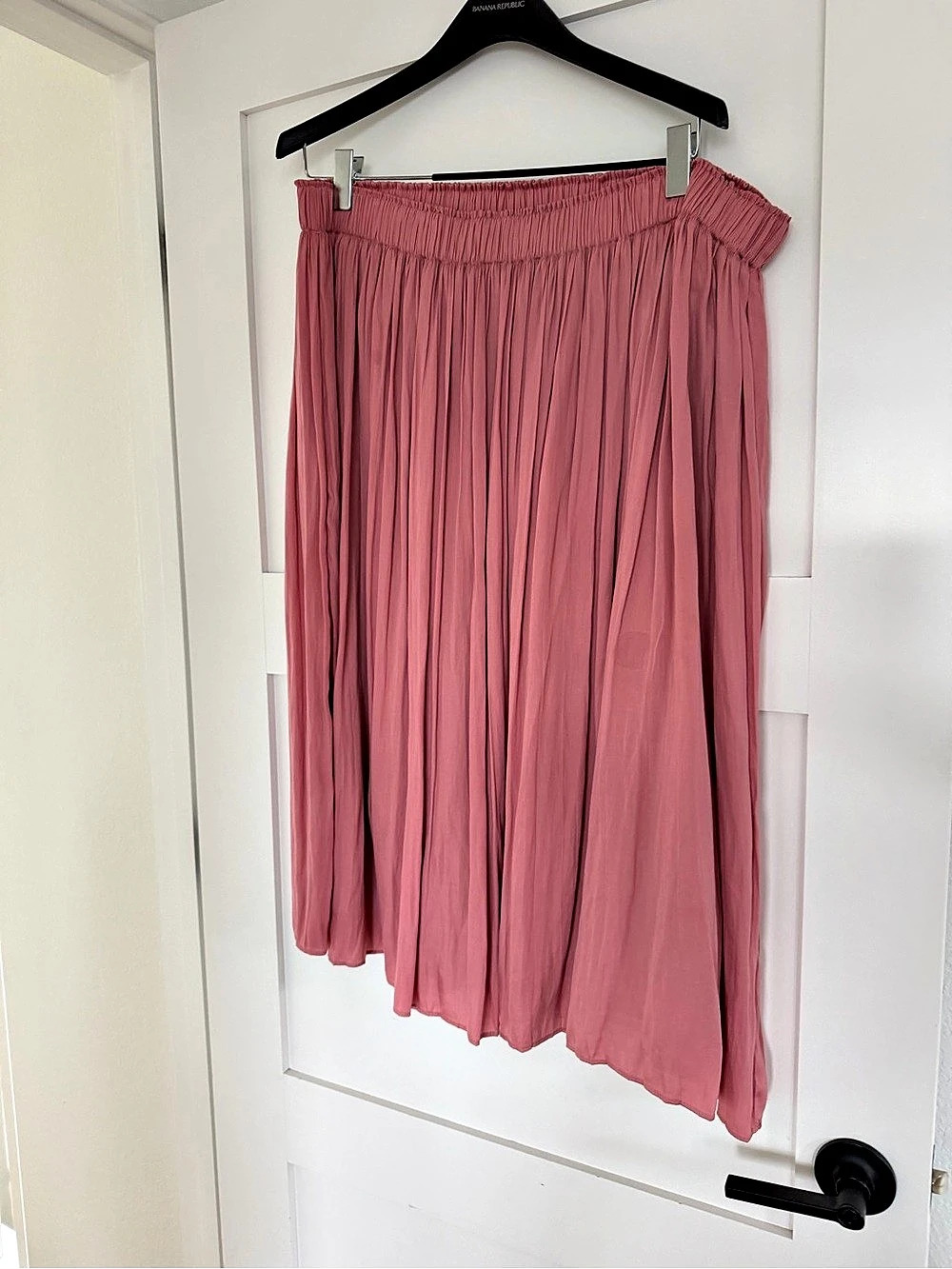 Gap Pleated Midi Skirt in Pink Size XL